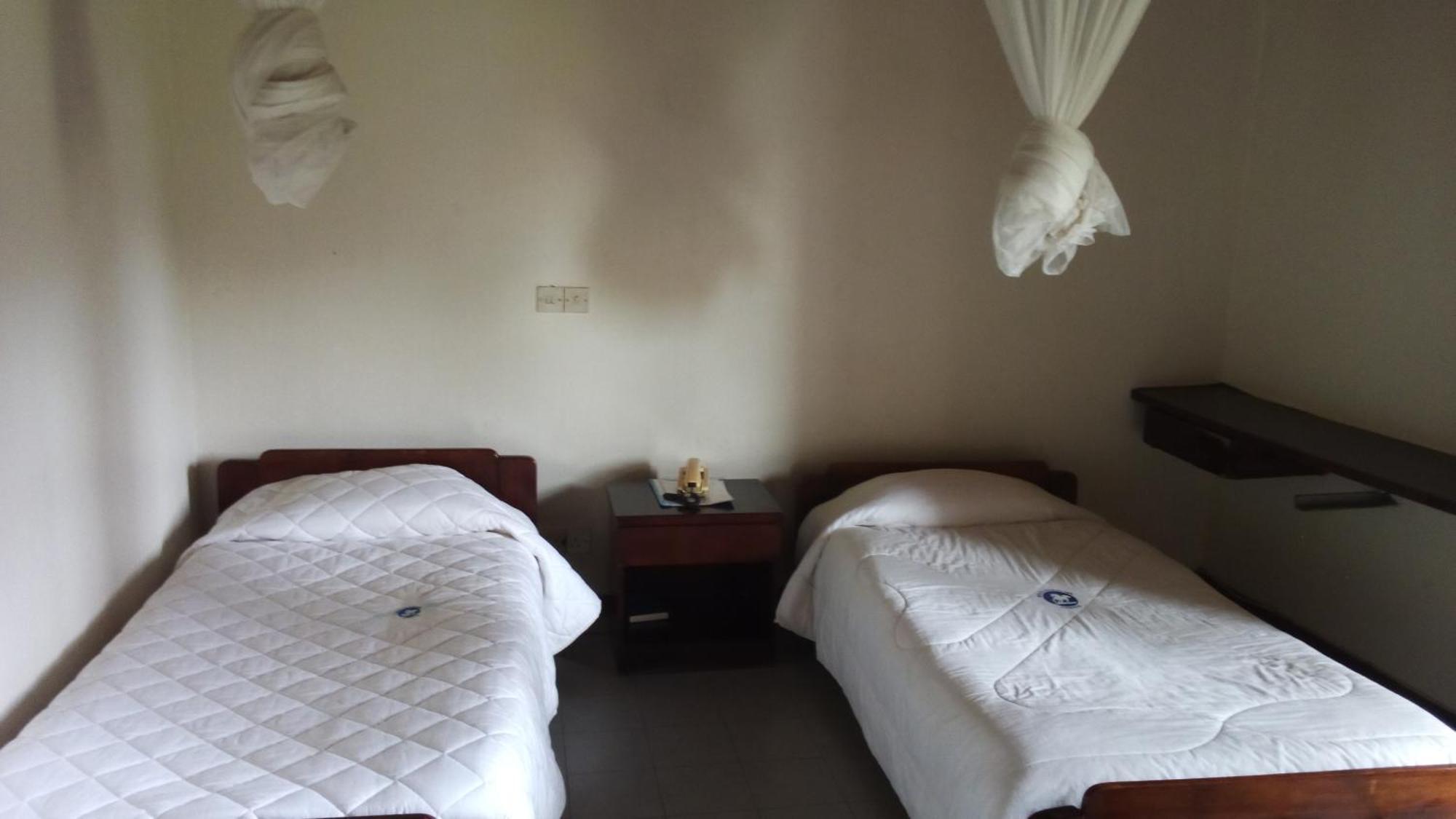 White Horse Inn Kabale Exterior foto